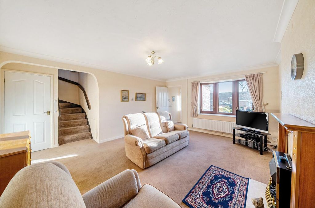 Property photo 3 of 21 1380807-7-6925894ee466c.Jpg