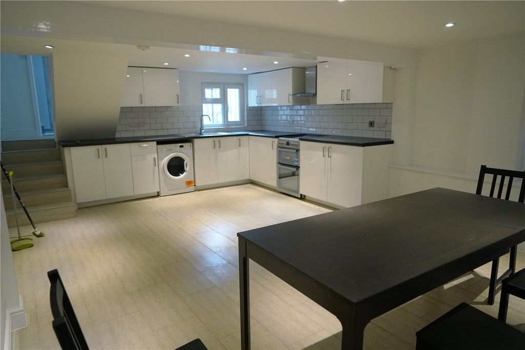 Property photo 1 of 5 Picture No. 08