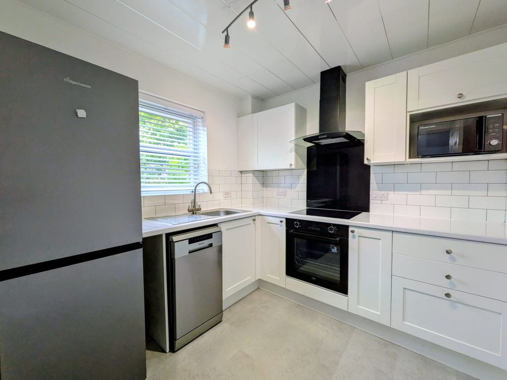 Property photo 3 of 6 1d54B37B-663E-4398-B2Ff-9E6326Ff3A15