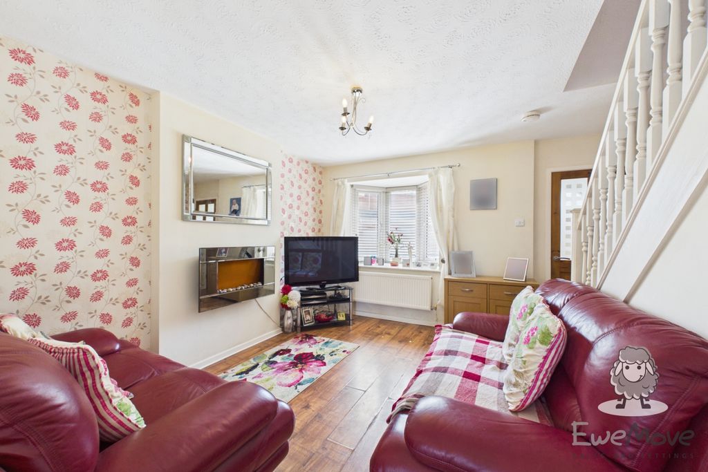 Property photo 3 of 11 19 (16)