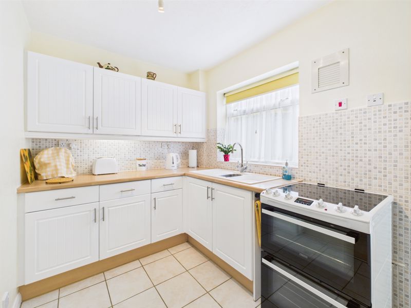 Property photo 3 of 20 Kitchen