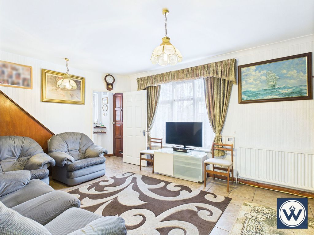 Property photo 2 of 32
