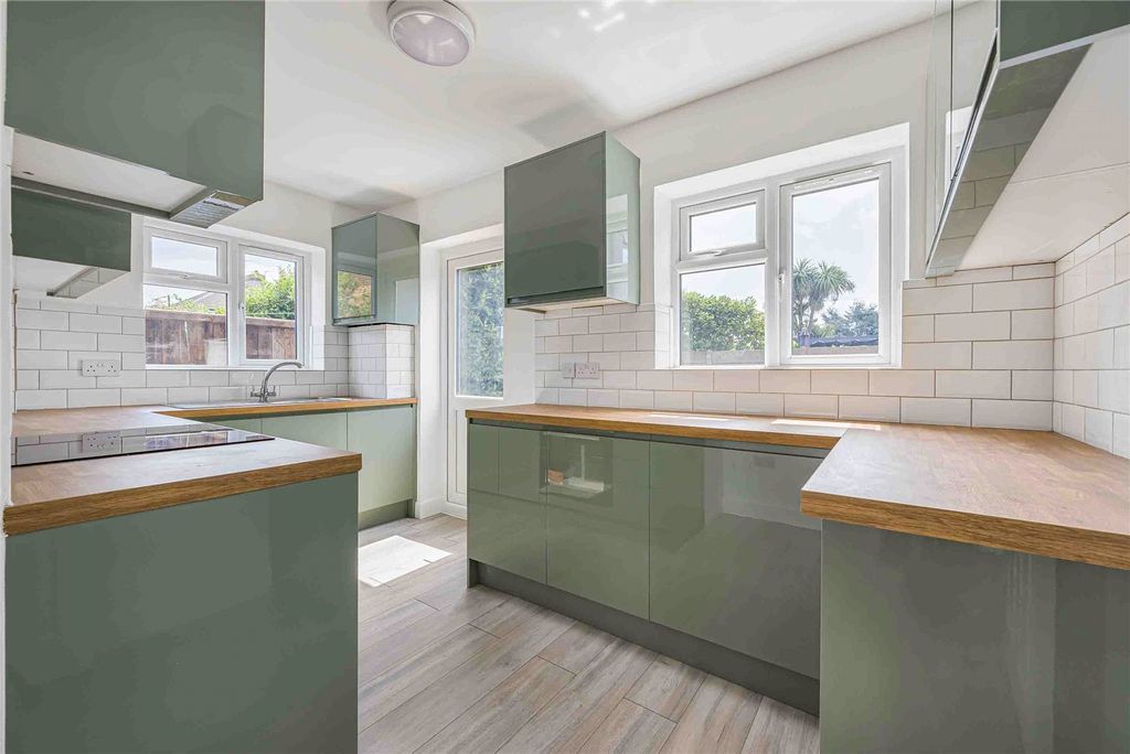 Property photo 2 of 18 Picture No. 05