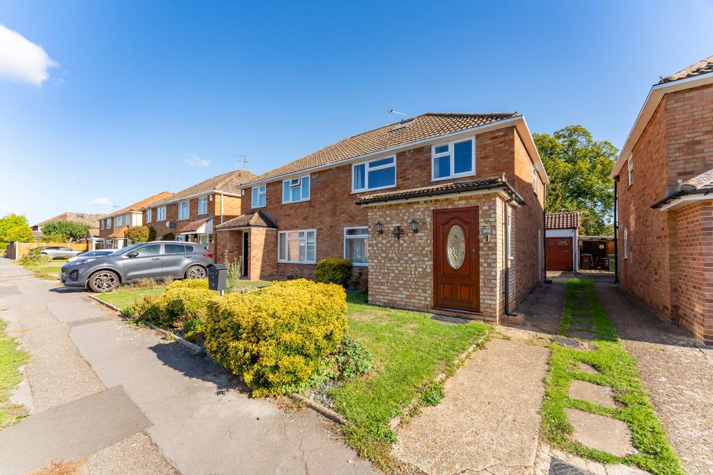 Property photo 1 of 11 Front