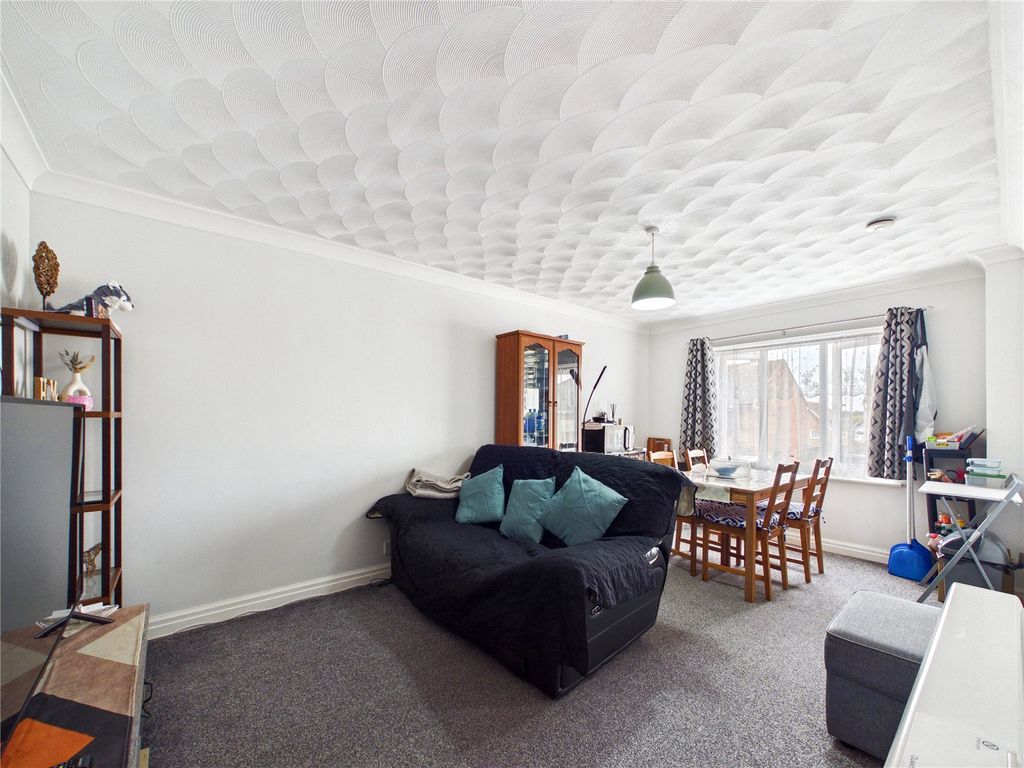 Property photo 2 of 8 Picture No. 13