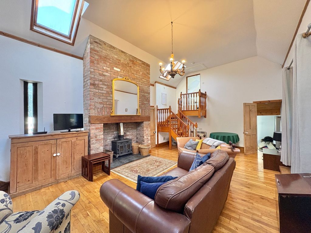 Property photo 3 of 36