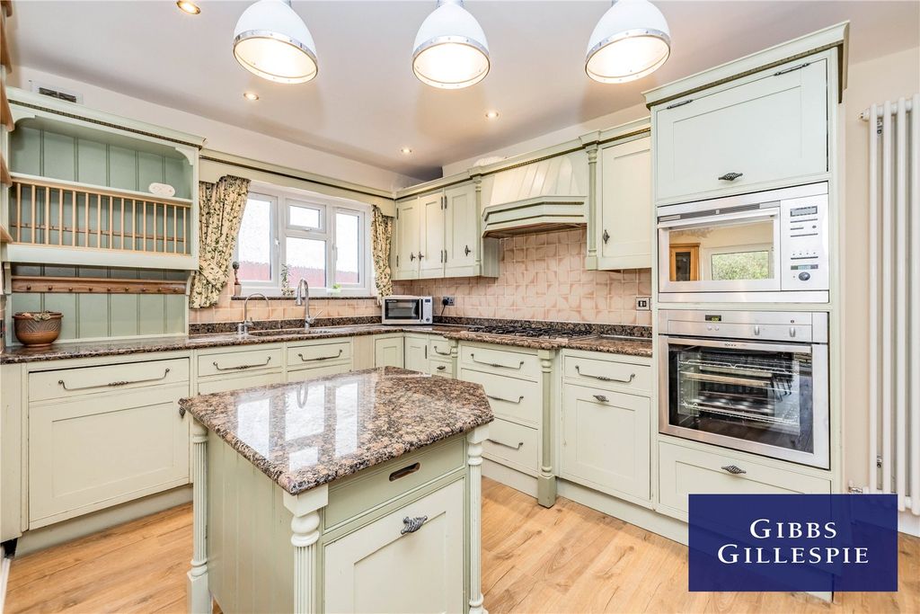 Property photo 1 of 14 Picture No. 05