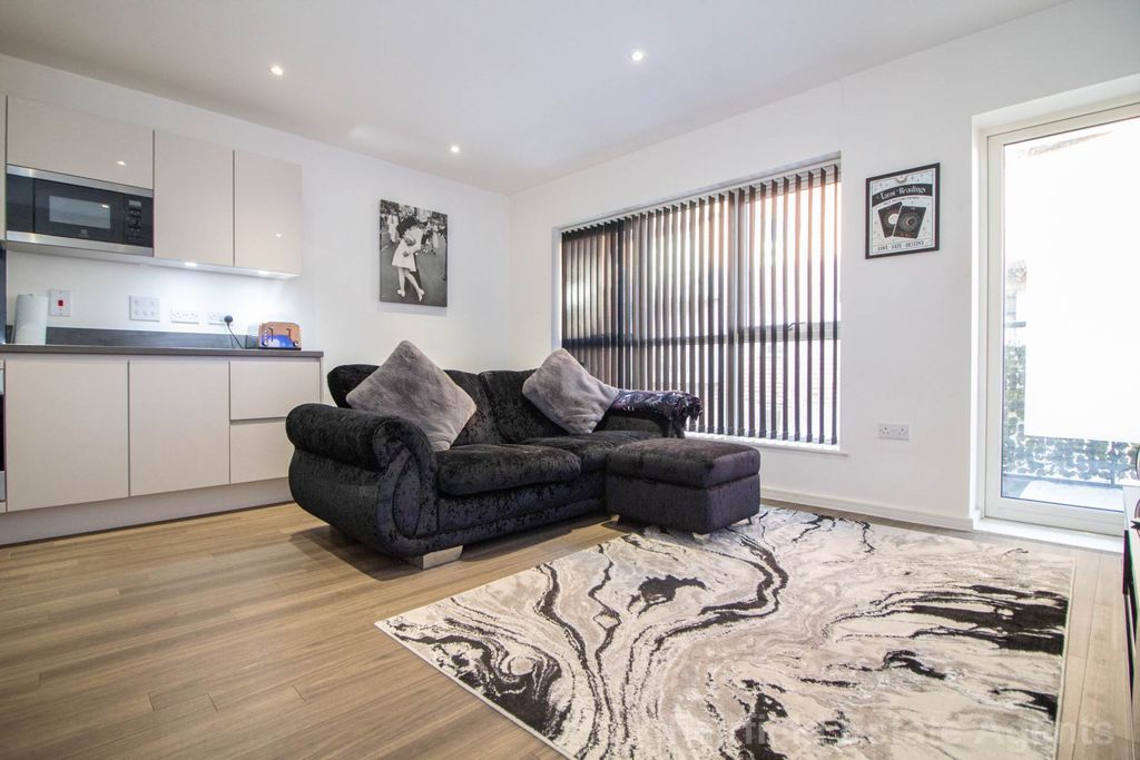 Property photo 3 of 12