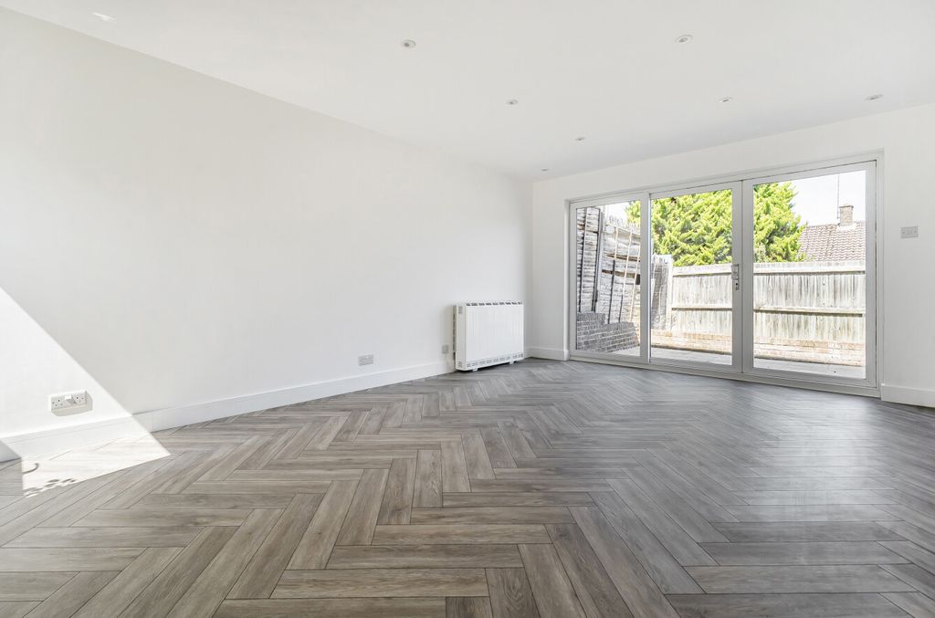 Property photo 2 of 18 1493593-1-6A54c3c...