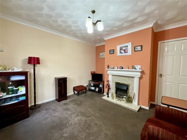 Property photo 3 of 21 Lounge