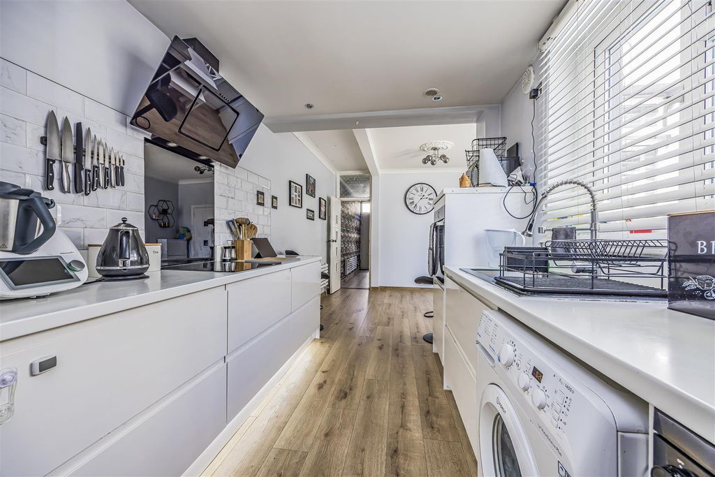 Property photo 3 of 12 Tokio Road, Baffins-Porticomarketing-Nexa-16.Jpg