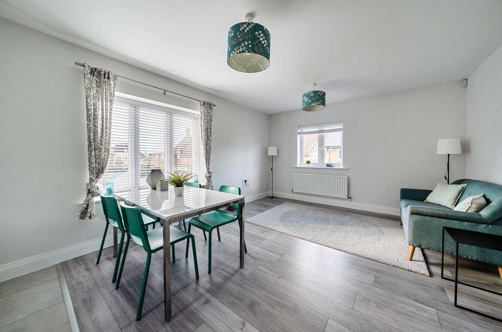 Property photo 3 of 21 1423098-12-69B044...
