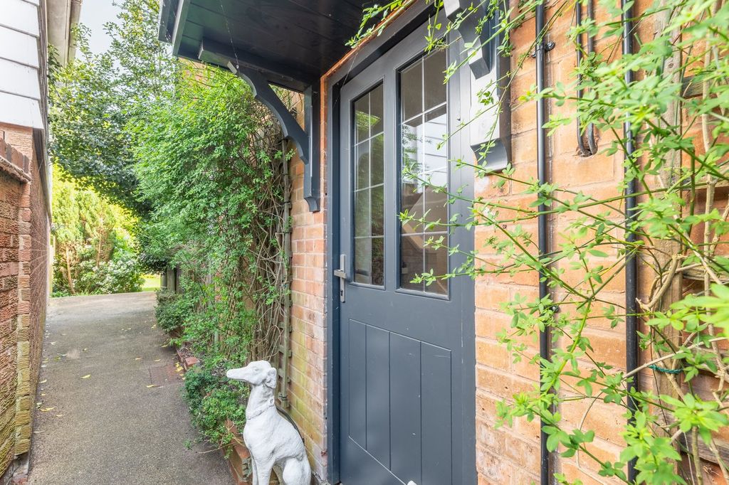 Property photo 1 of 40