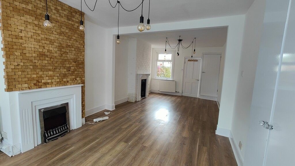 Property photo 2 of 10 108 Lettings