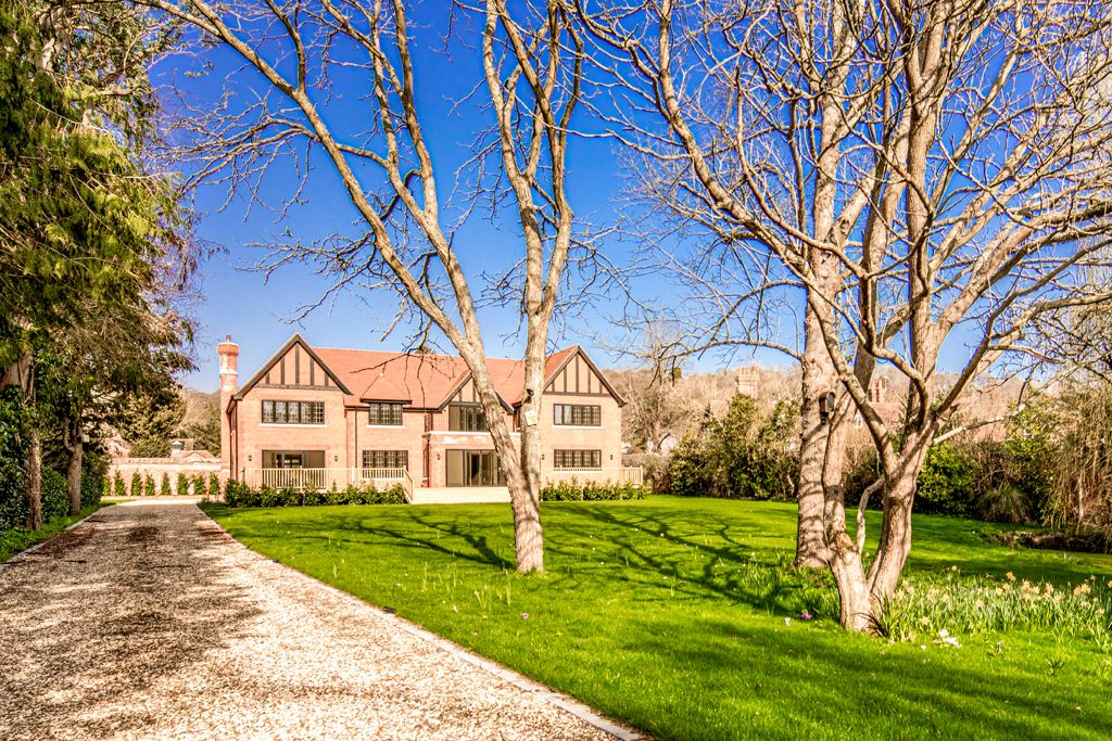 Property photo 1 of 35