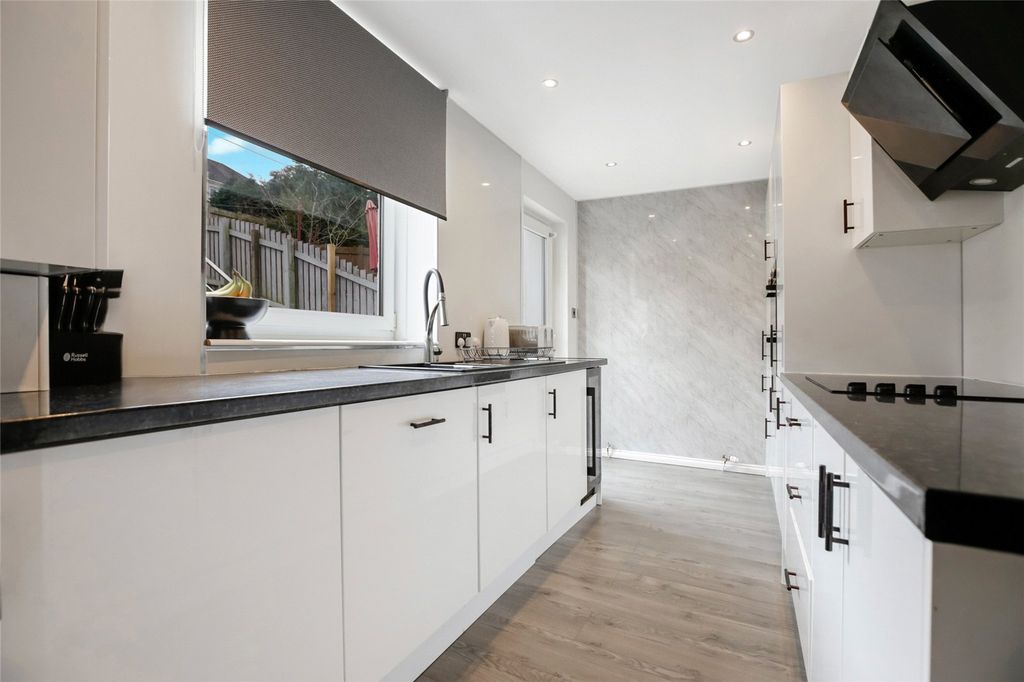 Property photo 3 of 27 Picture No. 23