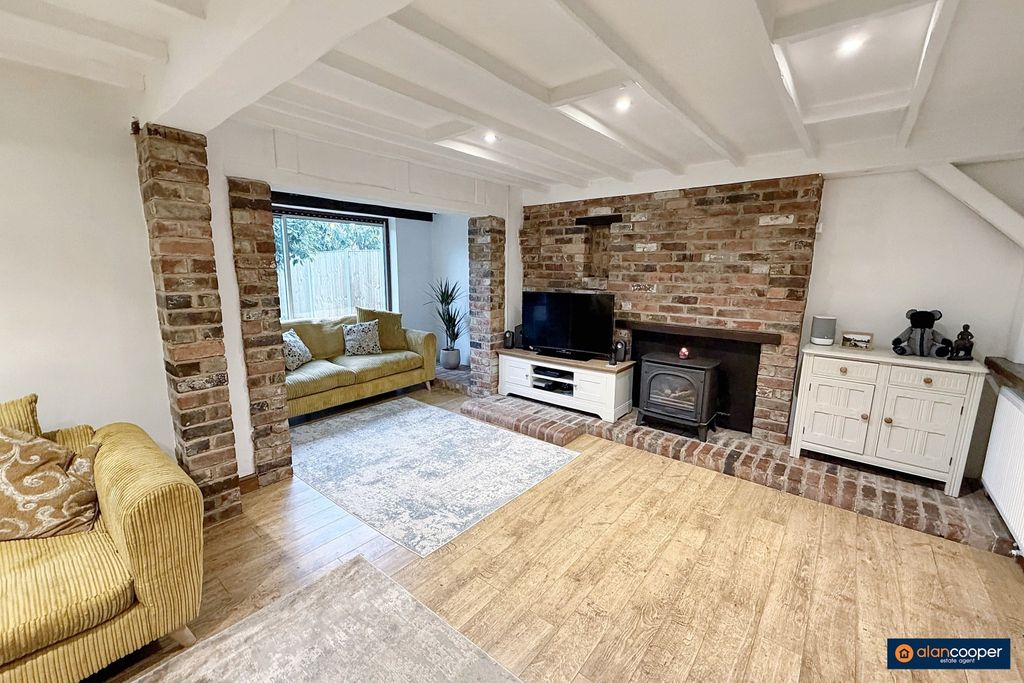 Property photo 2 of 20 4634464