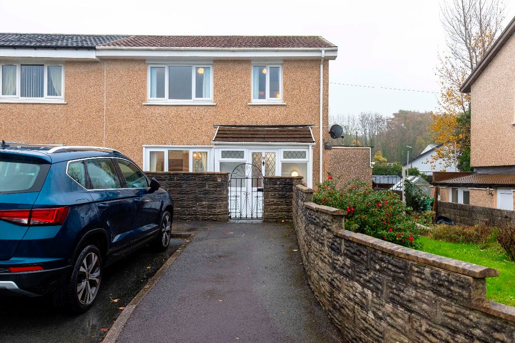 Property photo 2 of 34