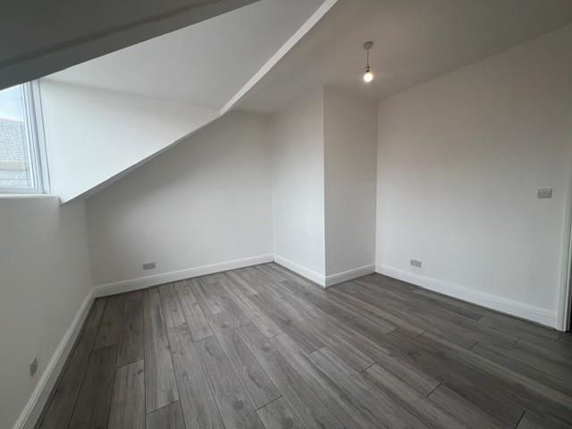 Property photo 3 of 8 Bedroom 1.Jpg