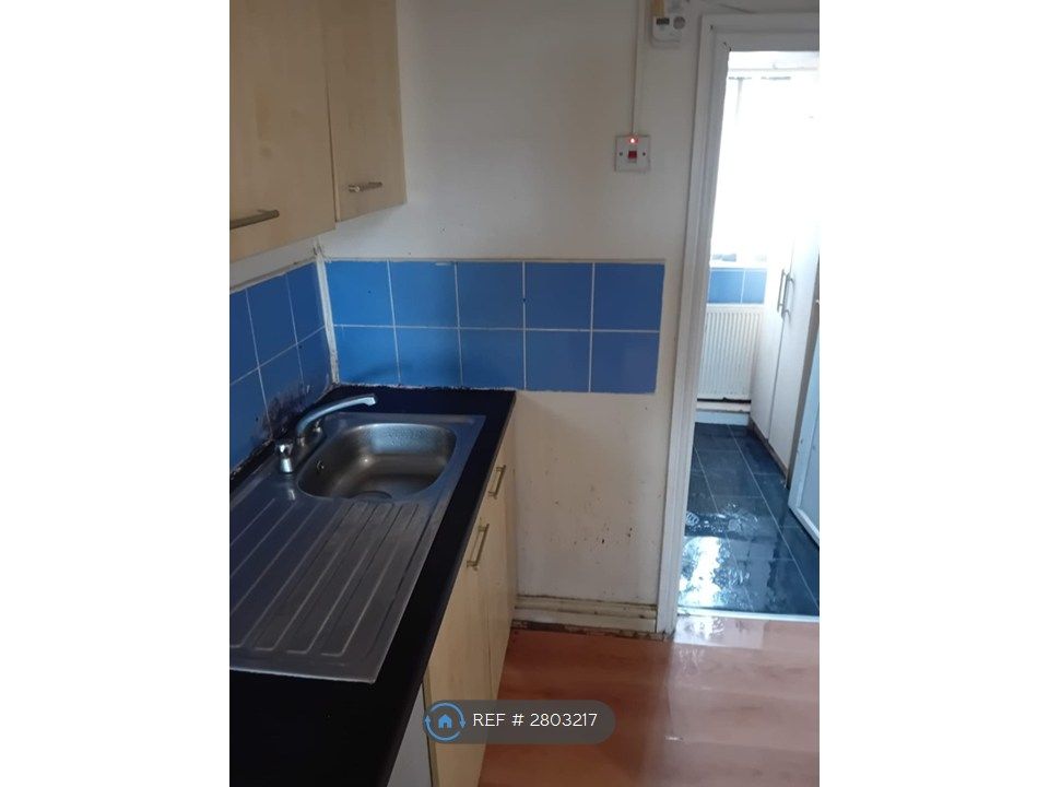 Property photo 3 of 4