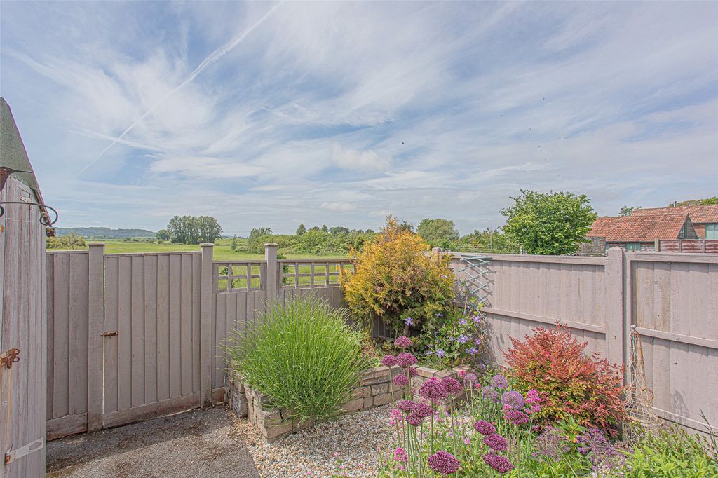 Property photo 3 of 17 Picture No. 22