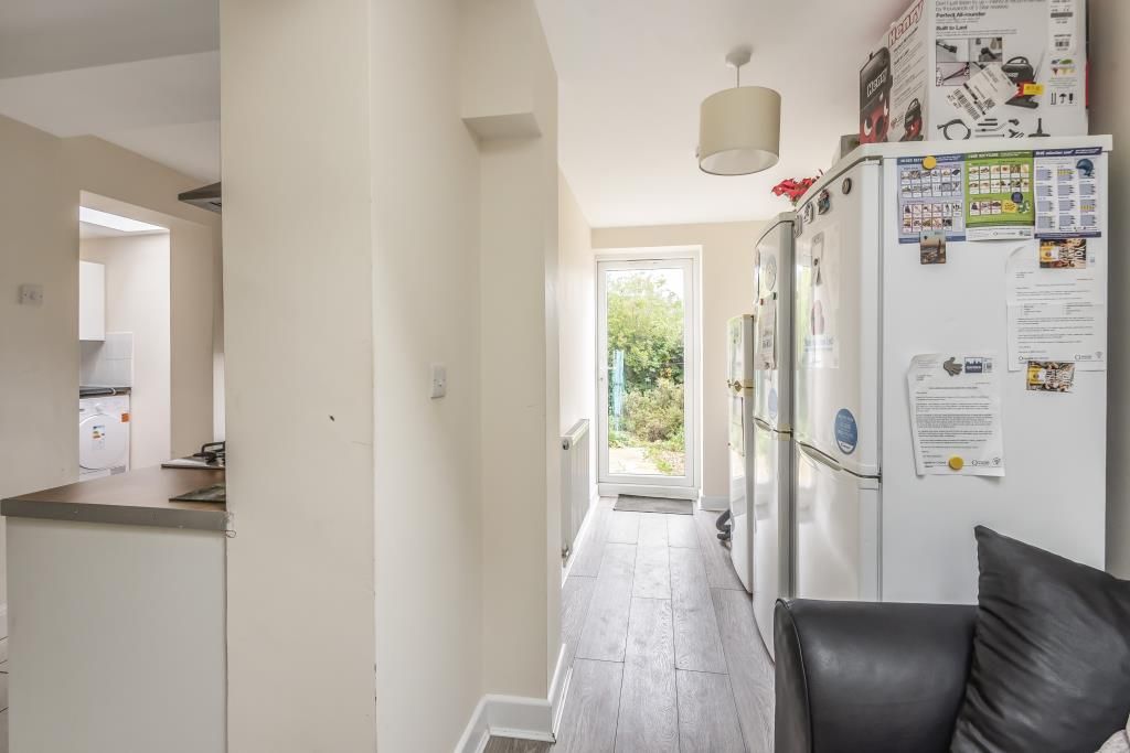 Property photo 3 of 10 Kitchen