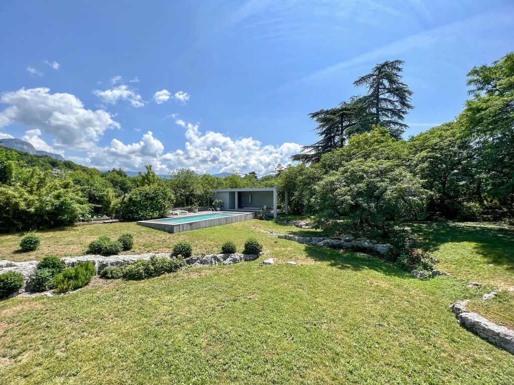 Property photo 3 of 31