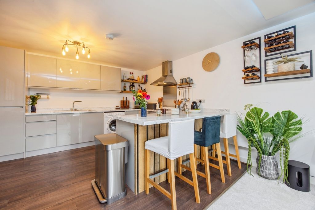 Additional image 4 of 2 bed flat for saleSandy Hill, St. Austell, Cornwall PL25