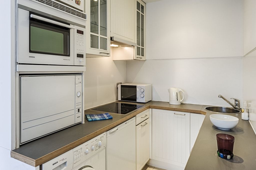 Property photo 3 of 6 14 Chase Court 31...