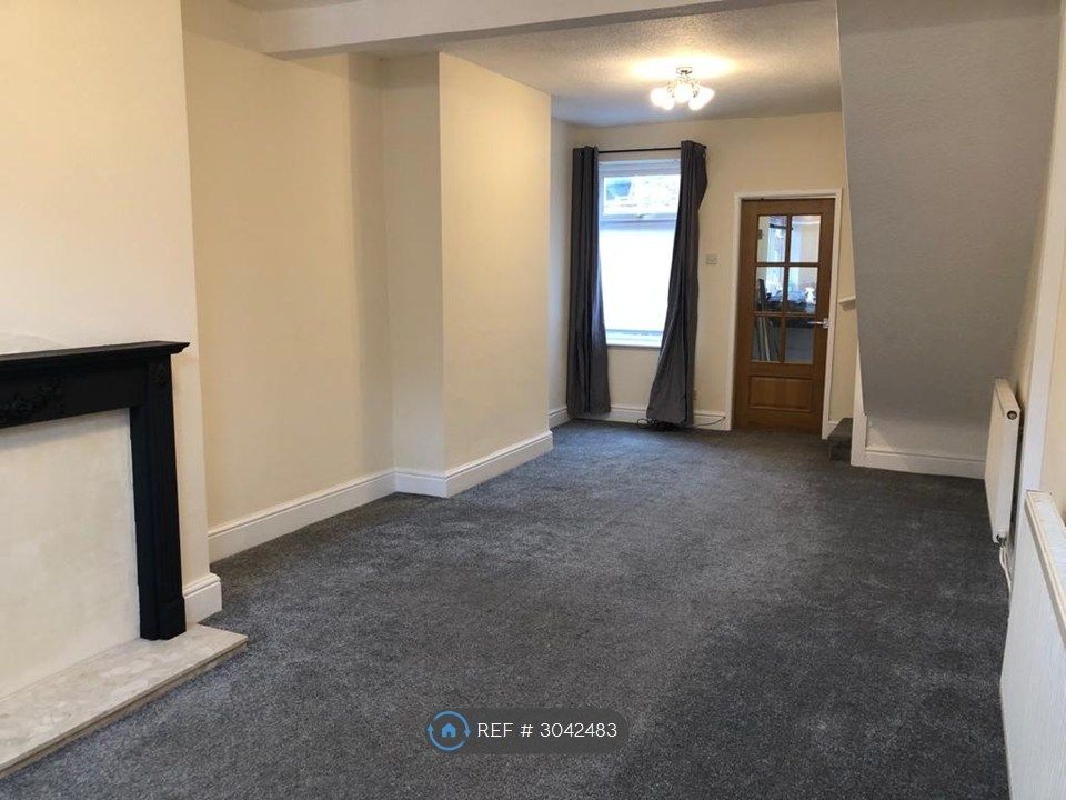 Property photo 2 of 10 Lounge / Dining Room