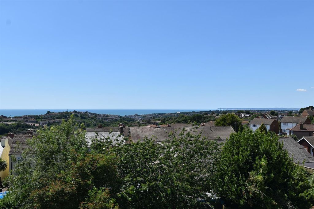Property photo 3 of 35 Views