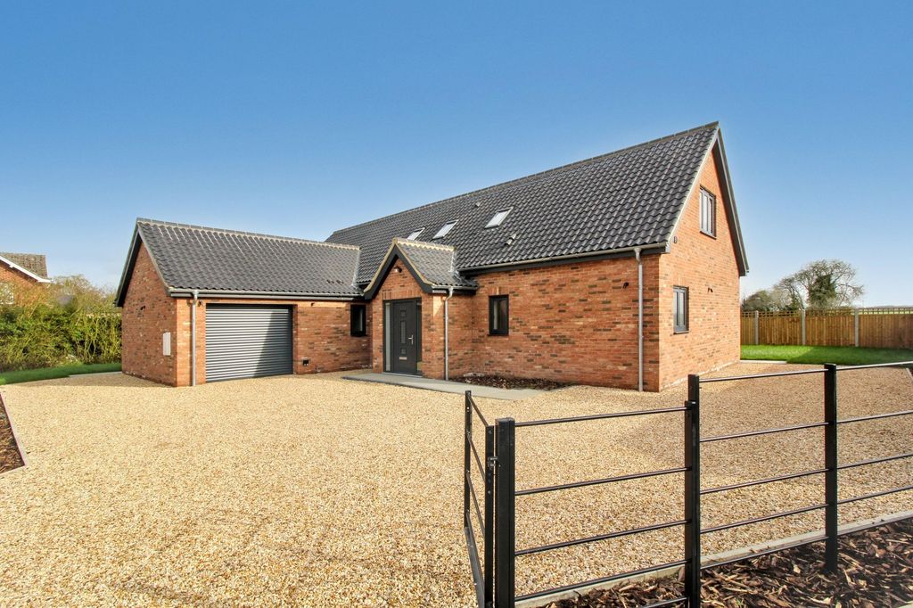 Property photo 1 of 31 Field Stone Lodge