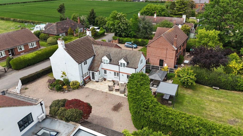 Property photo 1 of 26 7c8E2B4B-E823-4Db7-A195-E60B347287d9