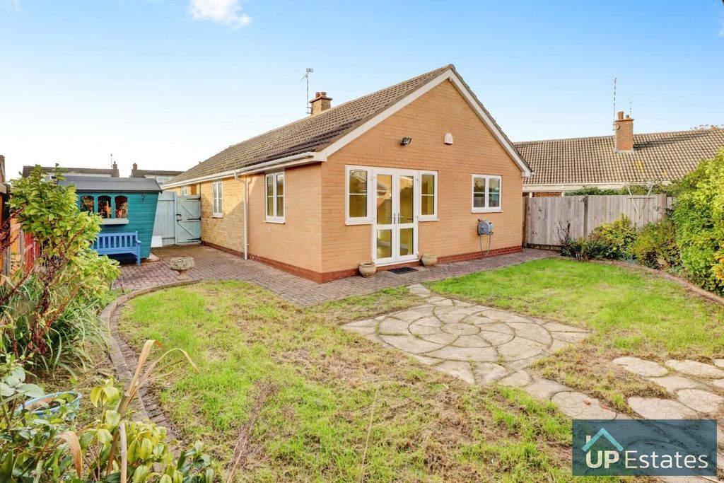 Property photo 2 of 16 Garden