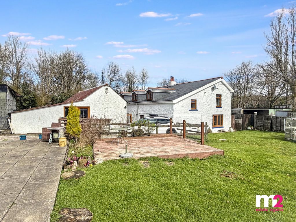 Property photo 2 of 28