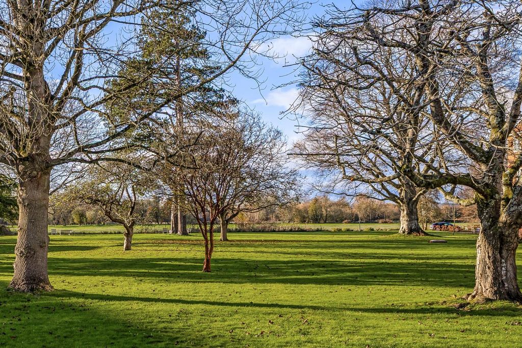 Property photo 3 of 14 Communal Grounds