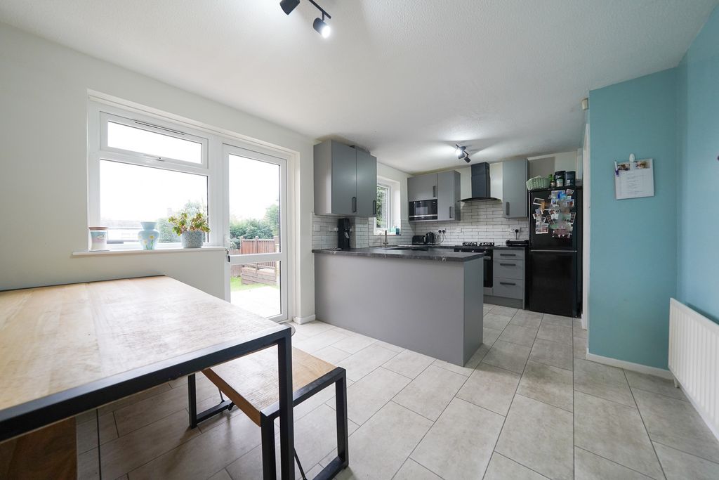 Property photo 2 of 16 Dsc09382