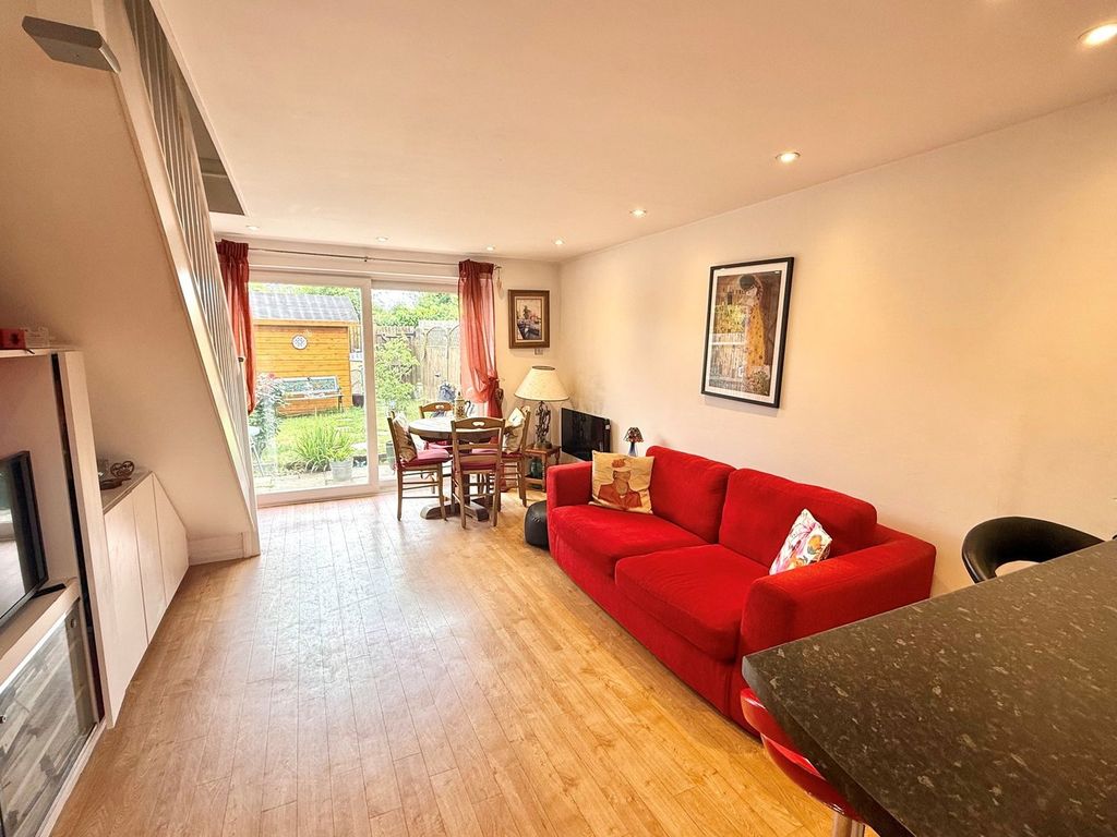 Property photo 2 of 9