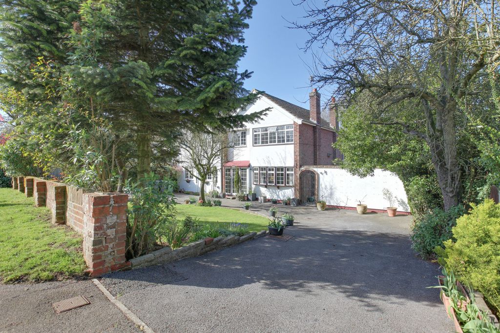 Property photo 3 of 24