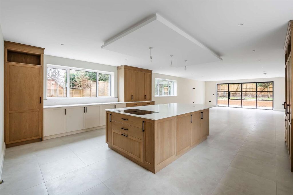 Additional image 24 of 4 bed detached house for saleCross Lanes, Guildford GU1
