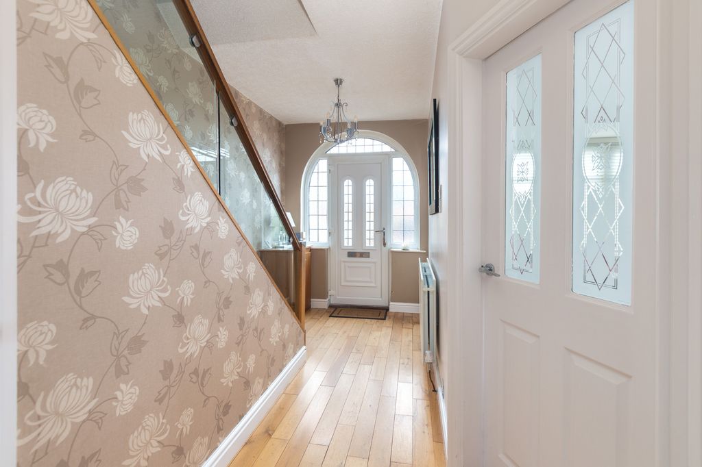 Property photo 2 of 22