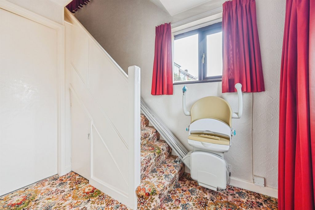 Property photo 3 of 17