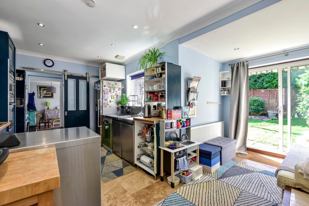 Property photo 2 of 37