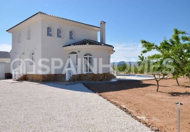 Property photo 1 of 11