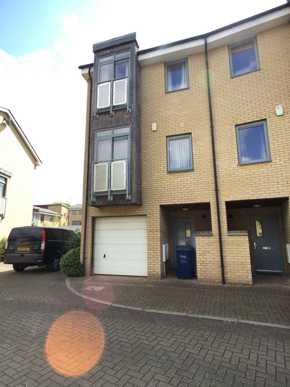 Property photo 1 of 13 4 Bedroom House Next To The Central Train Station, Cambridge Cb1