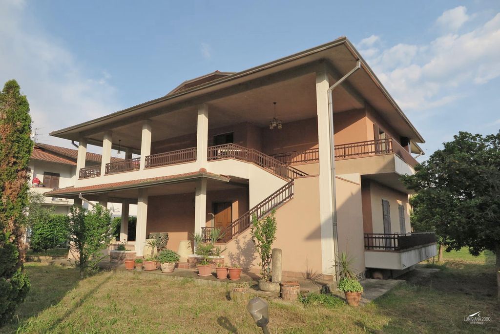 Property photo 1 of 62