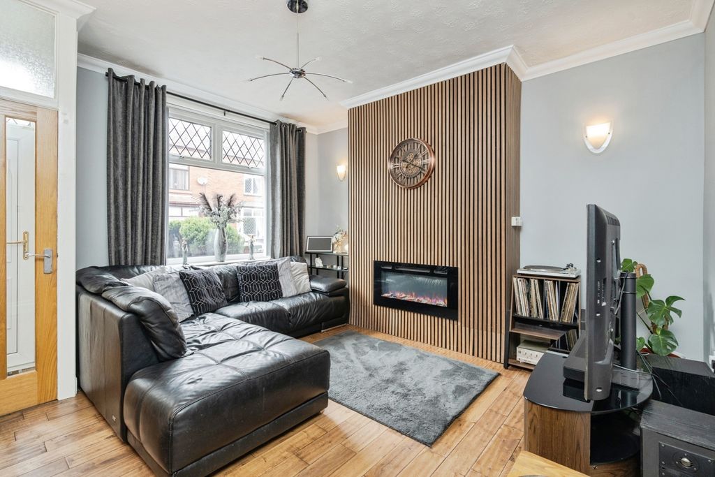 Property photo 3 of 23 Pbox-Img.Jpg