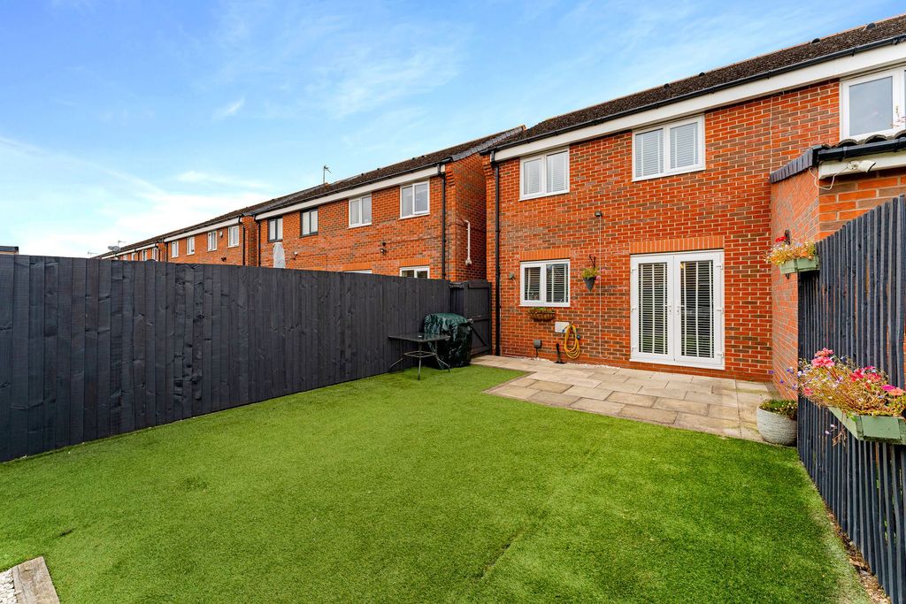 Property photo 2 of 23