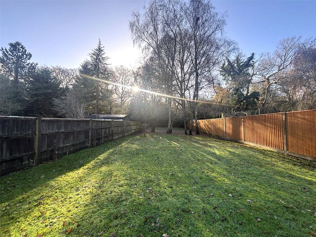 Property photo 2 of 10 Garden