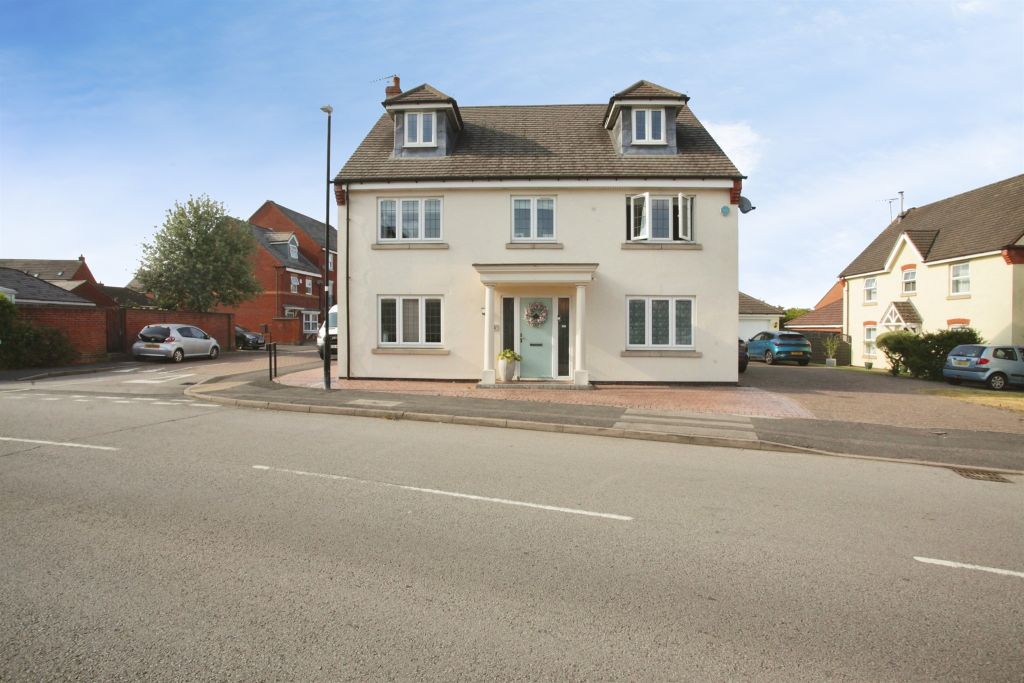 Property photo 1 of 32